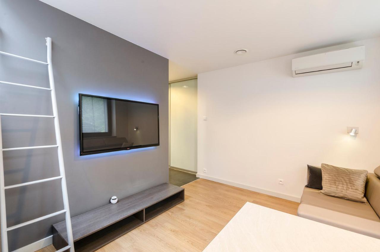 Lupoapartments Kosynierow Klimatyzacja Dostep Na Kod Lodź Bagian luar foto
